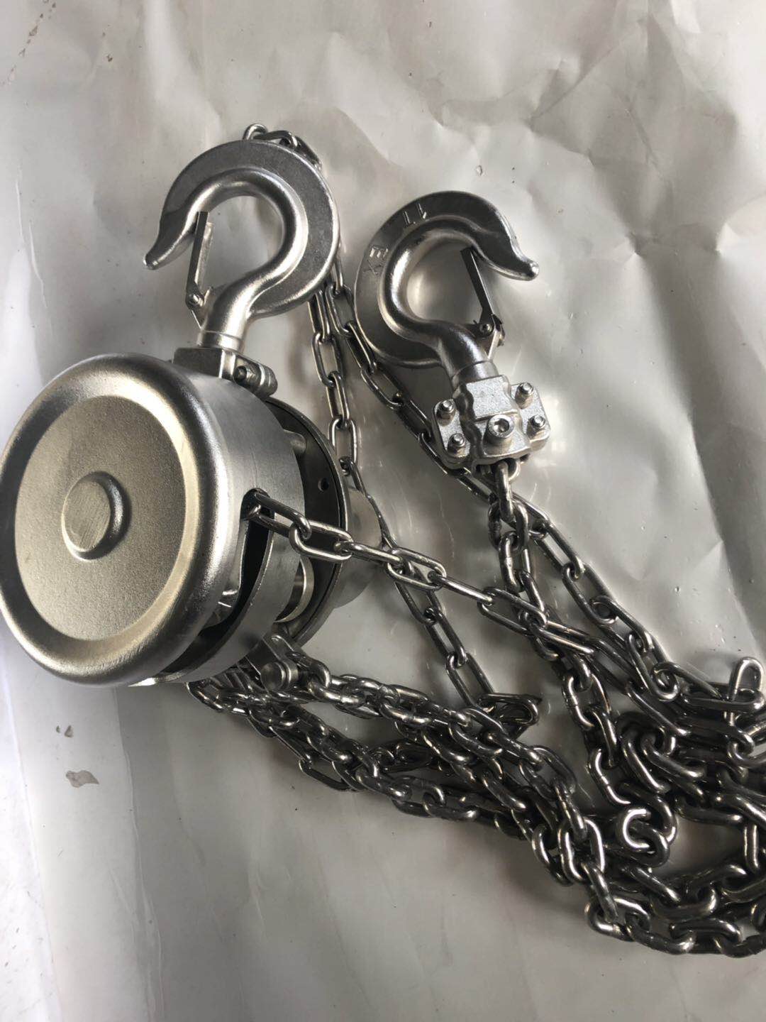 不鏽鋼手拉葫蘆材質是304嗎?化工食品污水處理廠用哪種手拉葫蘆?